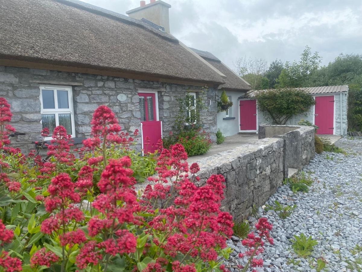 Oranuisce Thatch Cottage Ballyvaughan Buitenkant foto